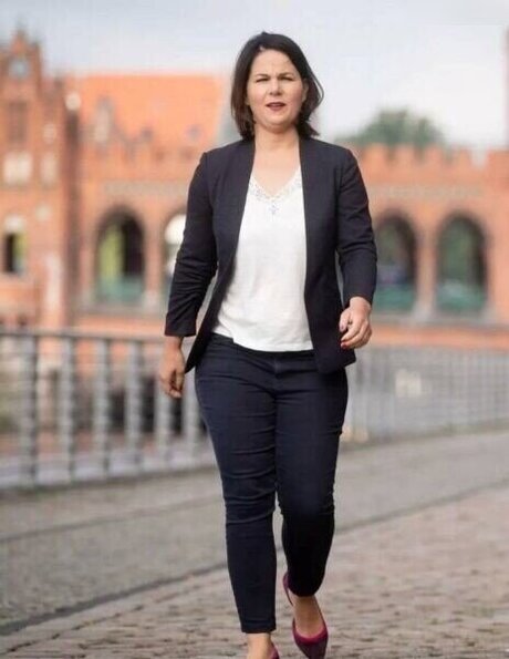 Annalena Baerbock belle actrice collection