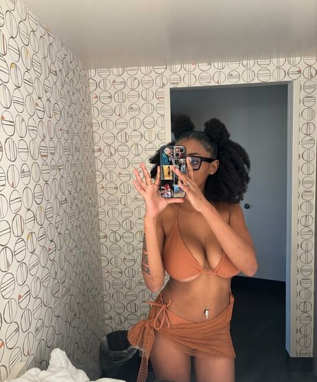 Alicia Adams star du porno parfaite images