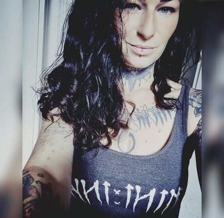 inked 93 modèle parfait des photos