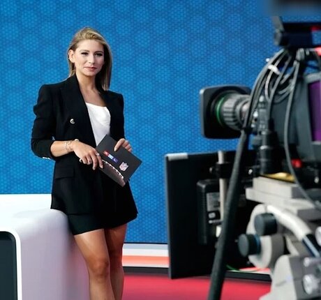 Jana Wosnitza haut modèle photos