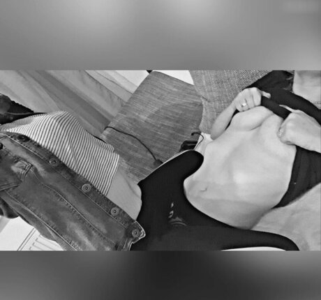 Laura Knoblauch modèle gratuit img