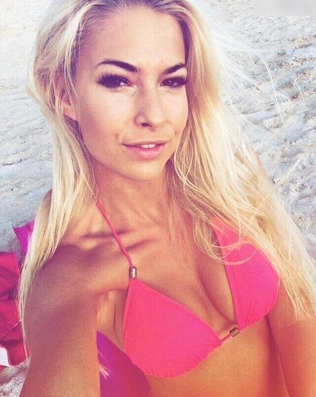 Isi Gl ck actrice adulte galeries