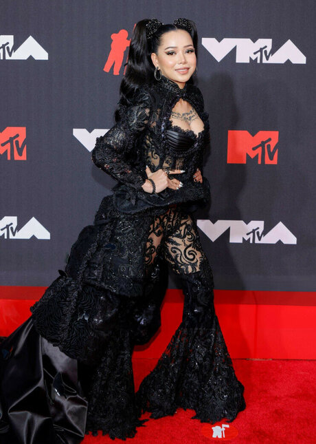 Bella Poarch modèle joli galeries