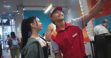 Bella Poarch actrice de nus img