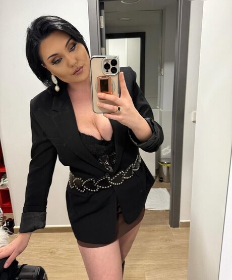 JohannaMuellner star du porno belle archive