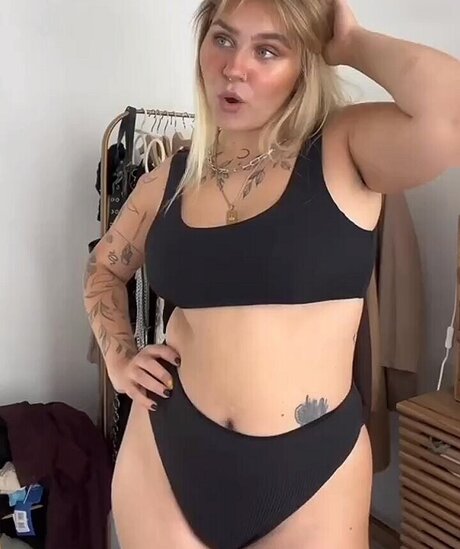 brune petite onlyfans assez gratuit collection