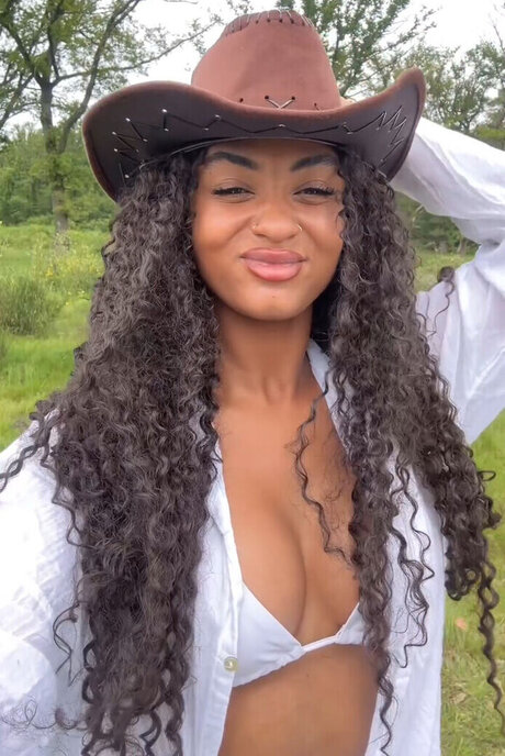 Shaggy Baggy haut de star du porno archive