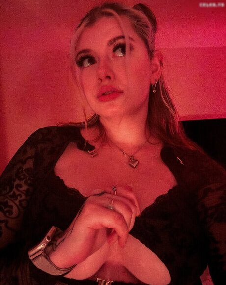 Feneliactx actrice artistique des photos