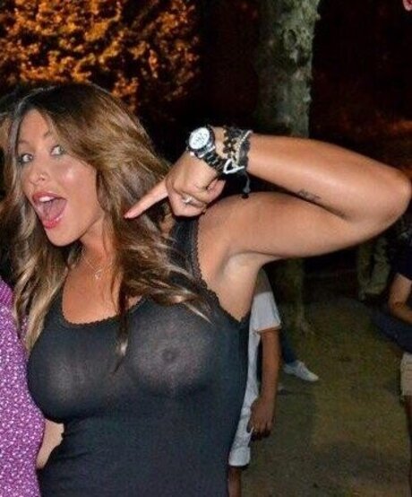 ébène courbée onlyfans nue en haute qualité archive