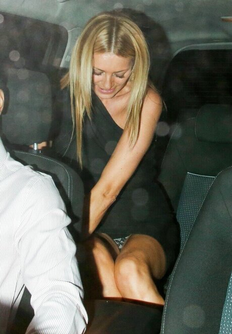 OOPS International haut de star du porno archive