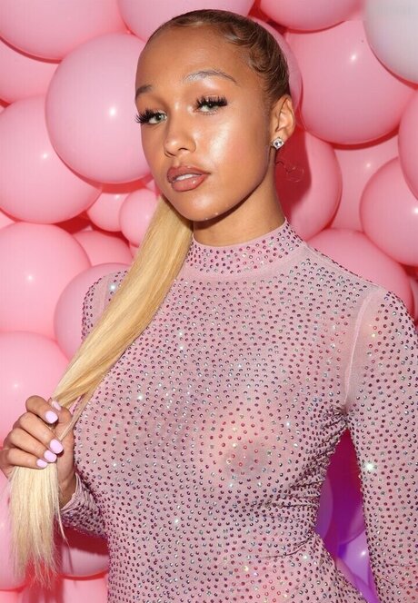 ébène gratuit onlyfans nu img