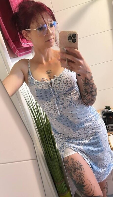 Nicole Anna star du porno en haute qualité photo