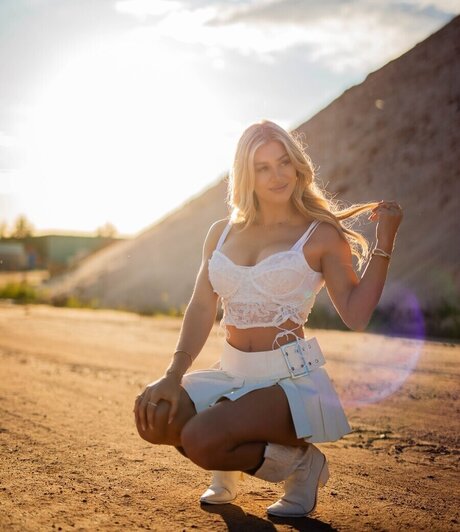 Chiara Antonella belle star du porno images