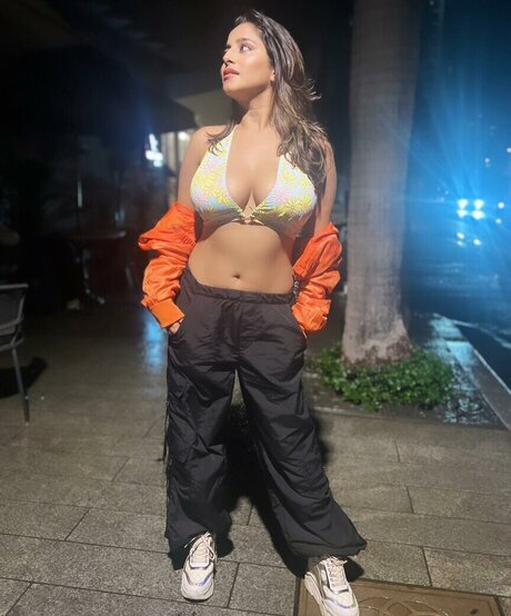 Kate Sharma star du porno adulte photo