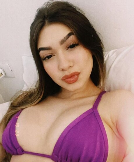 Lorrany Costa modèle sympa galerie