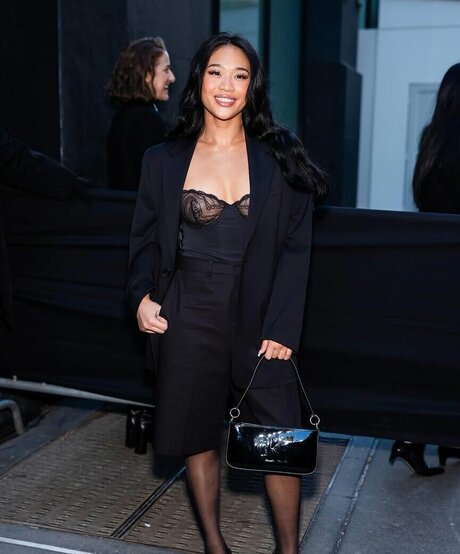 Suni Lee art de star du porno photos