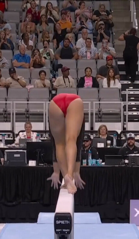 Suni Lee modèle chaud photos