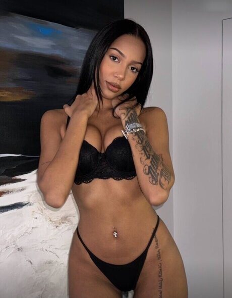 Aalishass Alishakone actrice de sexe photo