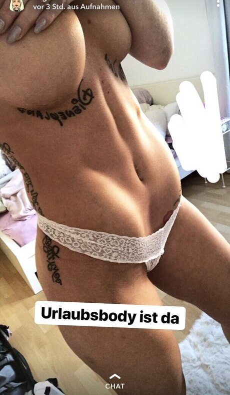 Giulie Hope Santana modèle érotique img