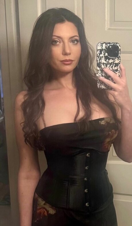 Theoreticalresearch haut de star du porno des photos