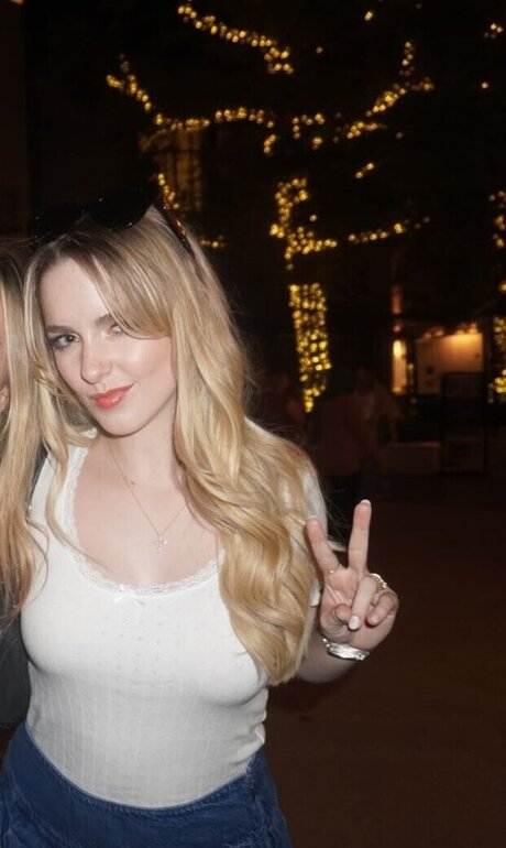 Mckenna Grace star du porno hd collection