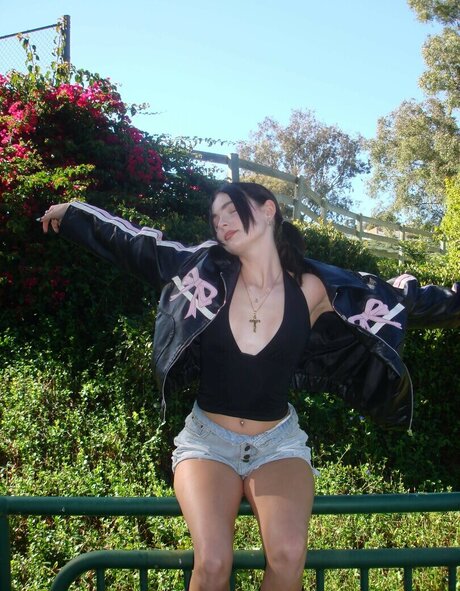 Aly Jade nus star du porno images