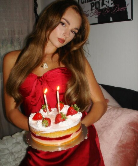 Aly Jade joli modèle collection