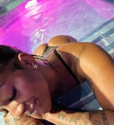 Jada Thorpe star du porno érotique galerie