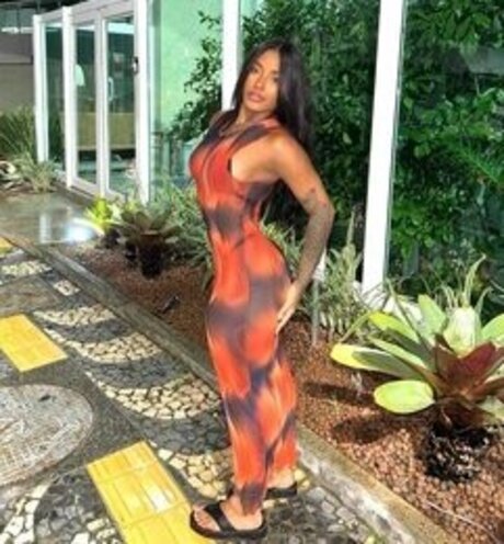 Thayna Telles étoile magnifique archive