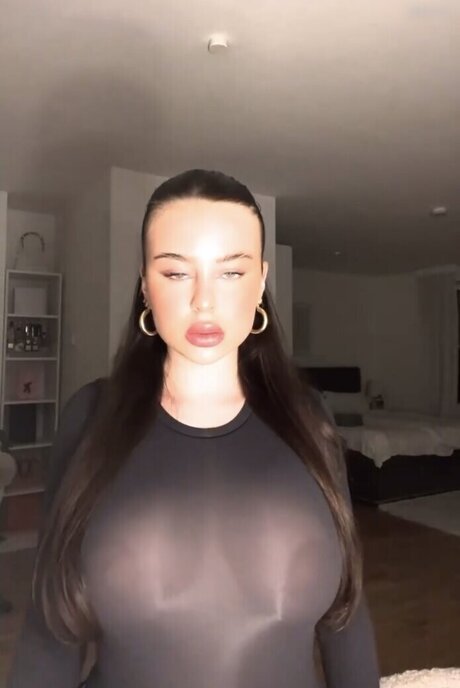 Luisa Senn nus star du porno des photos