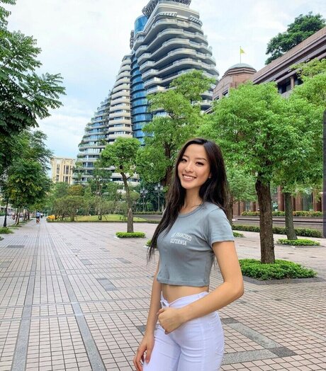 Winnie Chang haut étoile photos