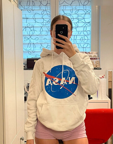 Larissaxra nus étoiles img