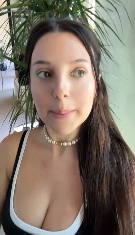 Nikoleta Milenova modèle sexy photo