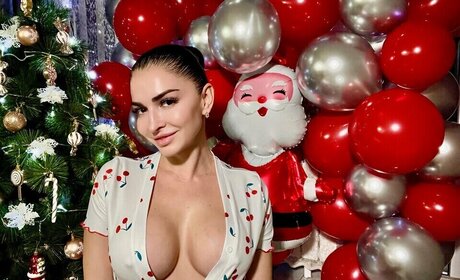 Caroline ASMR actrice xxx des photos