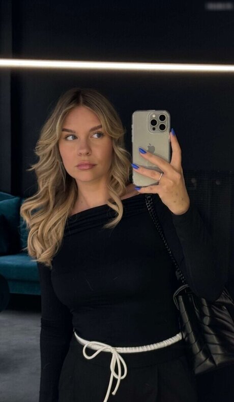 ébène maigre onlyfans belle définition img