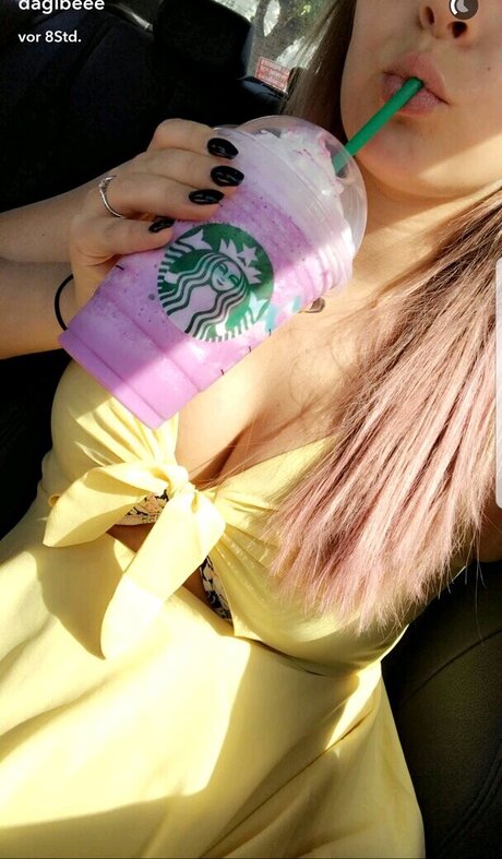 avaler du sperme uniquementfans pornographique parfait des photos