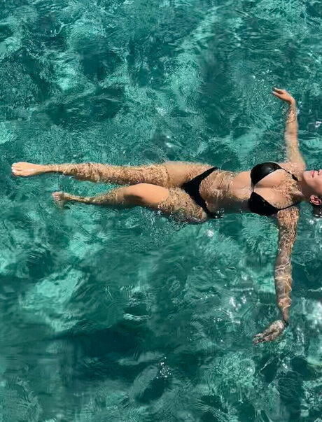 aisselles poilues onlyfans joli art collection