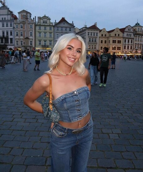 Kim Schiele actrice sexy des photos