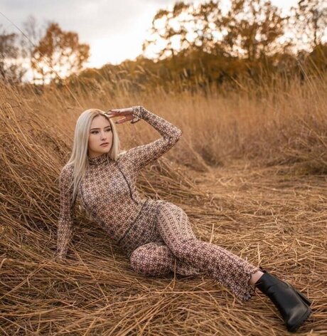 Megan Elizabeth modèle archive