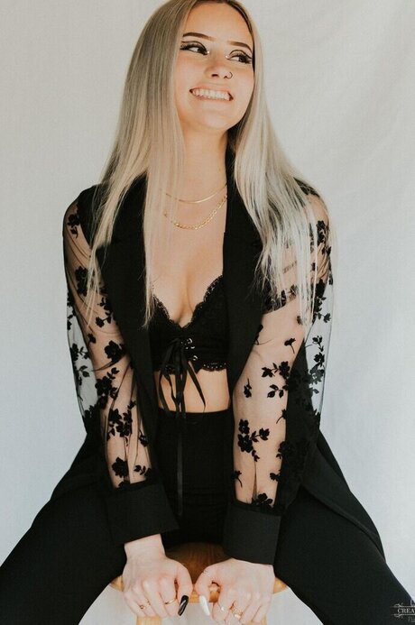 Megan Elizabeth étoile xxx archive