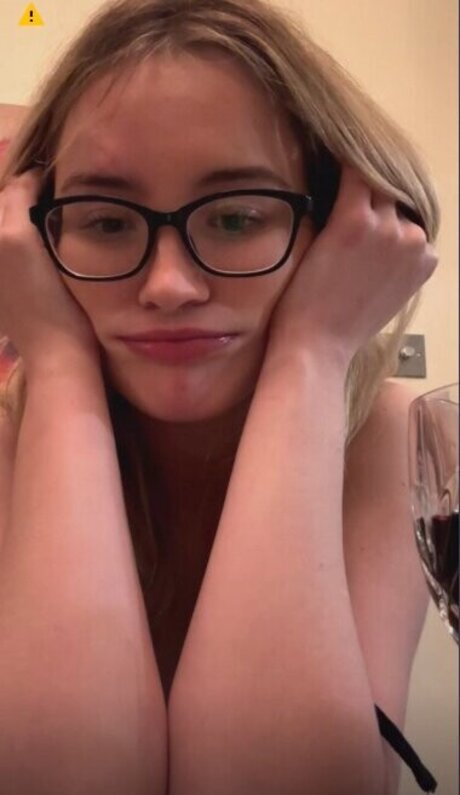 Emily xx haut modèle photo