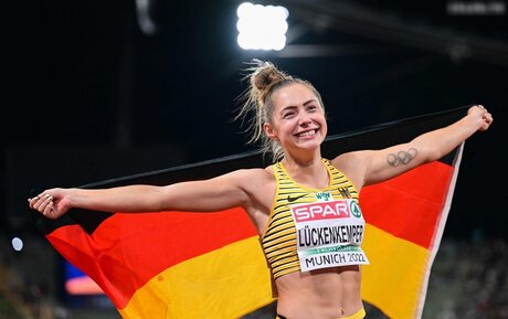 Gina L ckenkemper modèle adulte images