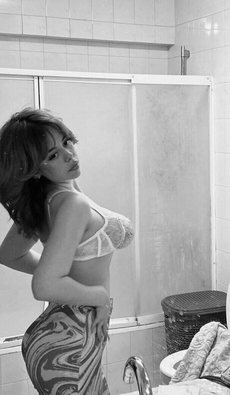 Sude Beren Ataselim beau modèle images