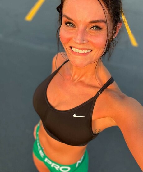 Julie Felton nus étoiles photos