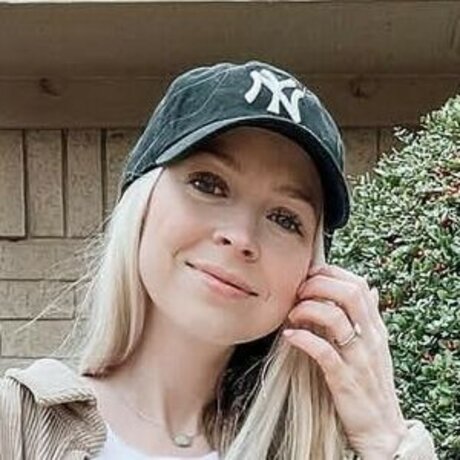 Kaylee Dudley modèle hd des photos