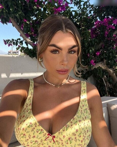 fans de milf gothique uniquement chaud et sexy img