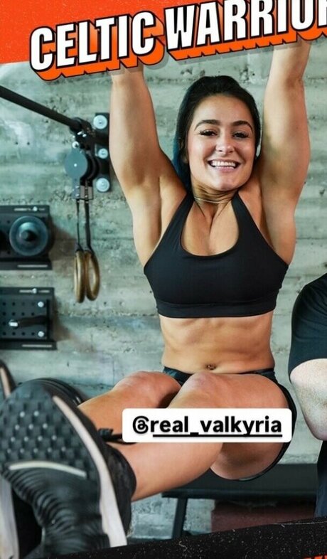 Lyra Valkyria étoile érotique des photos