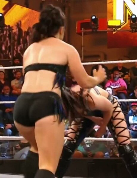 Lyra Valkyria actrice de nus collection