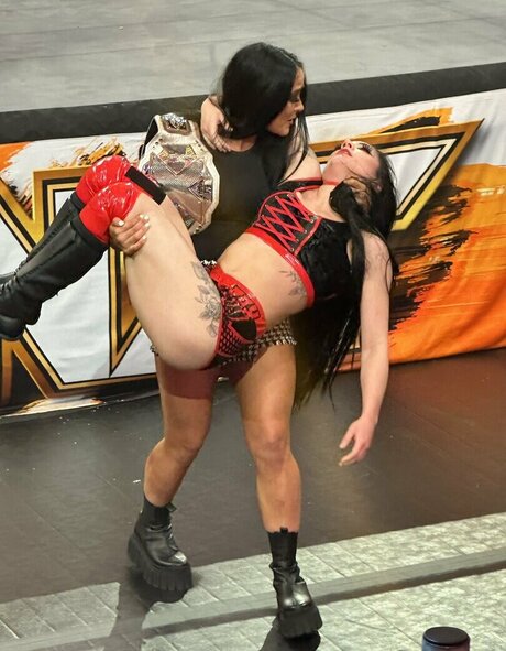 Lyra Valkyria modèle xxx images