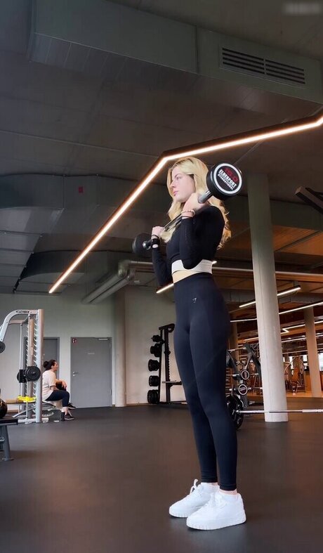 Vallixpauline star du porno gratuite image